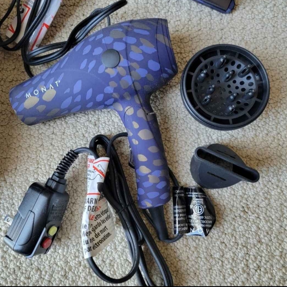 Monat Travel Hair Dryer And Flat Iron Set - Picture 3 of 5